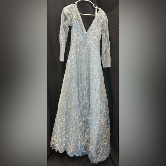 Mac Duggal 20516 NWT Elegant Blue Evening Gown One-of-a-kind - Picture 2 of 5